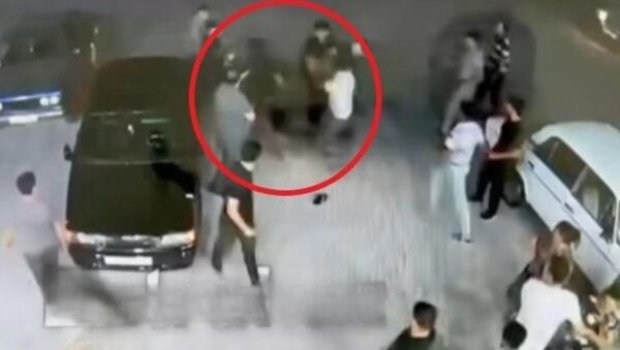 Bakıda DAVA: Bıçaqlananlar var 