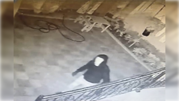 Bakıda ağ maskalı oğru PEYDA OLUB: Polis onu axtarır &ndash; VİDEO