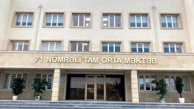 "Kiminləsə telefonla danışıb, sonra hadisə baş verib&rdquo; &ndash; Şagirdin bıçaqlandığı məktəbdən AÇIQLAMA
