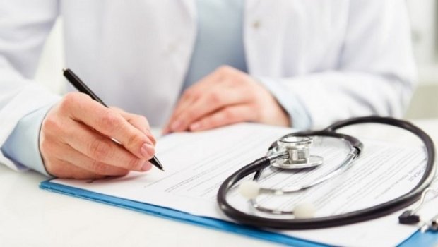 Sağlamlıq haqqında arayışa həkimlər pasiyenti yoxlamadan imza atır? &ndash; İddialara rəsmi CAVAB
