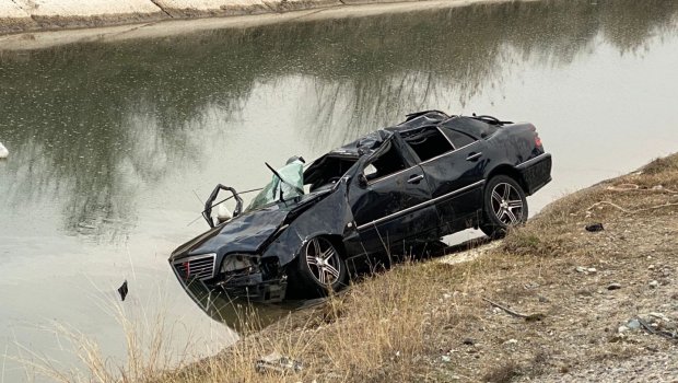 Salyanda avtomobil su kanalına düşüb, sürücü ölüb