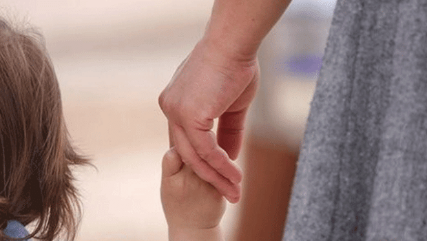 Qəbələdə qadın azyaşlı övladı ilə birlikdə İTKİN DÜŞÜB - FOTO