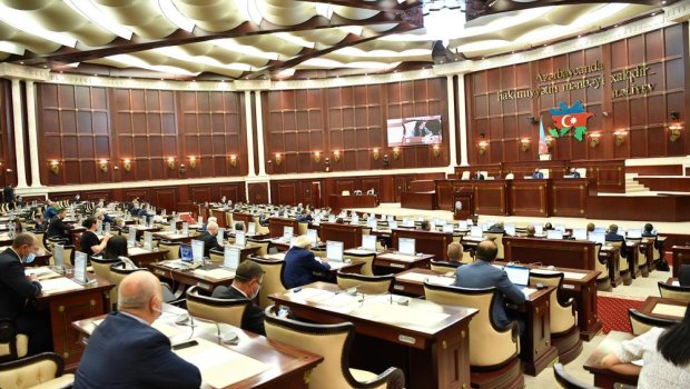 Milli Məclisin iclası başladı - Hansı məsələlər müzakirə olunur?