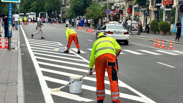 Bakıda bəzi yollarda xüsusi hərəkət zolağı salınacaq &ndash; RƏSMİ