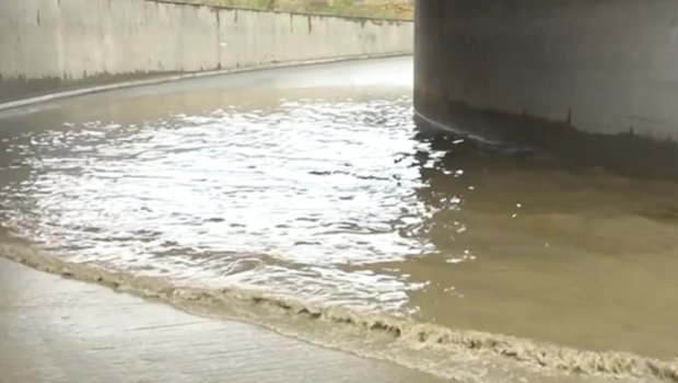 Bakıda bu tunel su altında qaldı - VİDEO