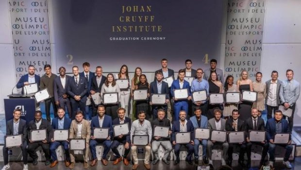 "Qarabağ"ın iki əməkdaşı “Yohan Kroyff” institutunun diplomunu aldı - FOTO