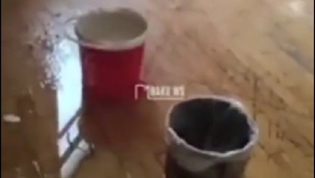 Bu universitetlərdə yağış tavandan içəri axdı - VİDEO