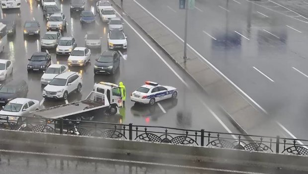 Heydər Əliyev prospektinin əsas yolu bağlandı - FOTO