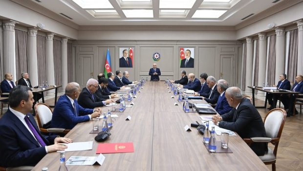 Hökumətdə yağışın törətdiyi fəsadlarla bağlı İCLAS: Tapşırıqlar verildi &ndash; FOTO