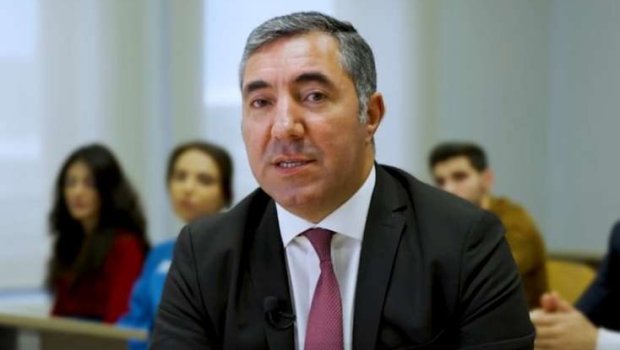 Ehtiram Hüseynov istefa verib, Bakıdan köçdü