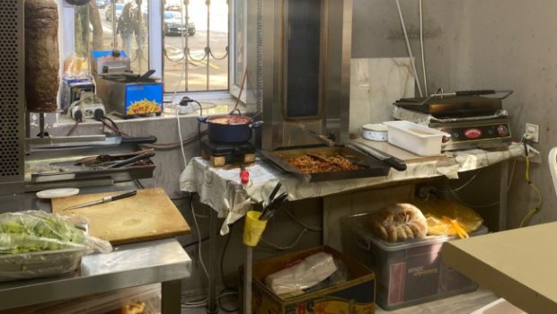 Bakıda bu dönərxananın fəaliyyəti məhdudlaşdırıldı &ndash; FOTO 