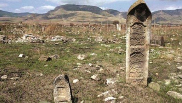Qərbi Azərbaycanda törədilən VANDALLIQLAR – Ermənilərin məhv etdiyi qəbiristanlıqlarımız – FOTO