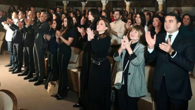 Leyla Əliyeva "İblis və..." tamaşasının premyerasında - FOTO