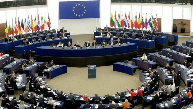 Çoxstandartlı reallıqlar və ya Şərqlə Qərb arasında