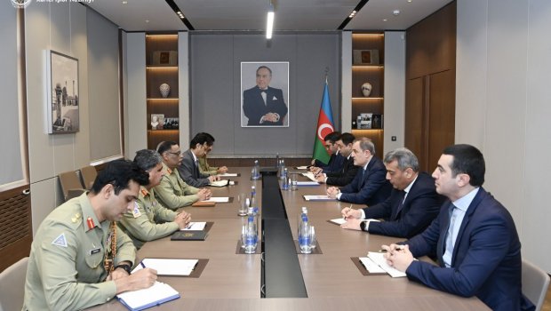 Ceyhun Bayramov Pakistan rəsmisi ilə ikitərəfli əməkdaşlığı müzakirə etdi &ndash; FOTO