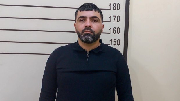 Müavinət düzəltmək adı ilə qadının 1025 manatını MƏNİMSƏDİ