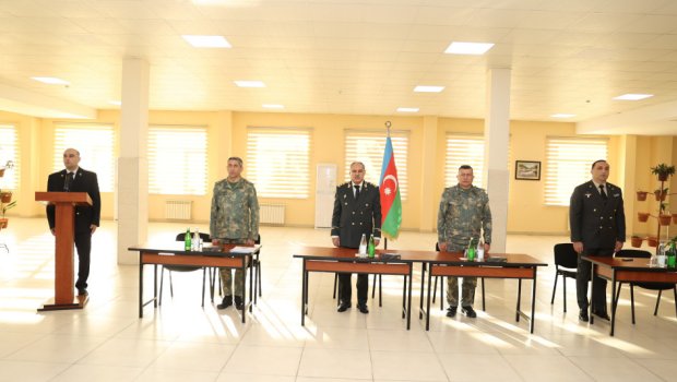 Hərbi prokuror Müdafiə Nazirliyinin hərbi qulluqçuları ilə görüşdü &ndash; FOTO 
