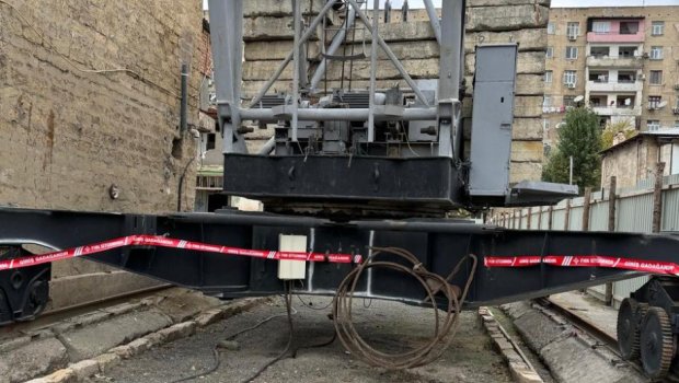Bakıda təhlükəsizlik tələblərinə cavab verməyən kranın istismarı dayandırıldı &ndash; FOTO/VİDEO