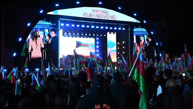 Bulvarda Zəfər Günü münasibətilə konsert KEÇİRİLDİ - VİDEO