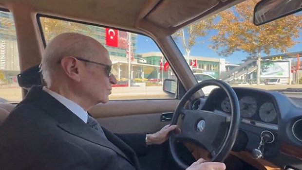 Dövlət Baxçalı Ankaranı köhnə “Mercedes”lə gəzdi - VİDEO