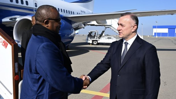 Qvineya-Bisaunun Prezidenti Azərbaycanda səfərdədir