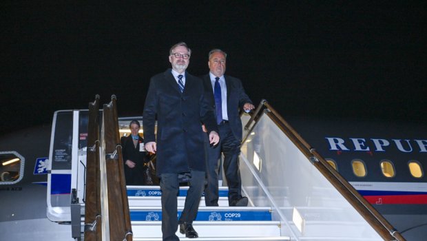 Çexiyanın Baş naziri Azərbaycana gəldi &ndash; FOTO