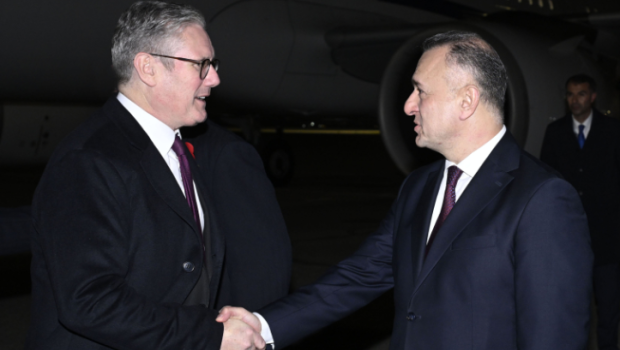 Birləşmiş Krallığın Baş naziri Azərbaycana GƏLDİ - FOTO