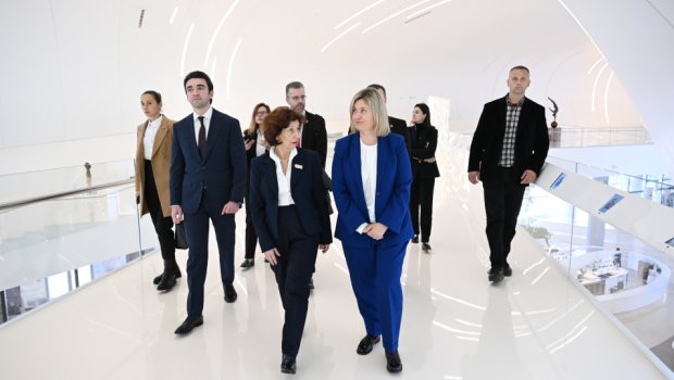 Şimali Makedoniyanın Prezidenti Heydər Əliyev Mərkəzində - FOTO