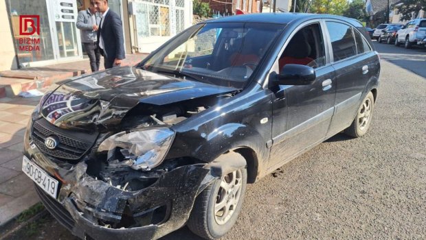 Lənkəranda xanım sürücü qəza törətdi: 6 maşına ziyan dəydi &ndash; FOTO 