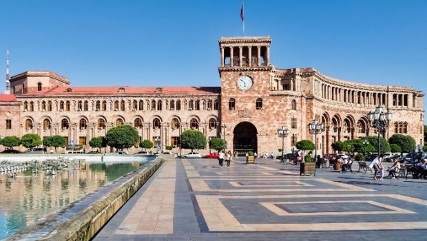 İrəvanda yarpaq tökümü: 5 yüksək vəzifəli şəxs İSTEFA VERDİ