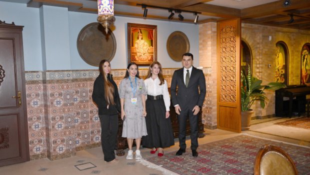 Leyla Əliyeva və Arzu Əliyeva Milli İncəsənət Muzeyindəki sərgiləri ziyarət etdilər &ndash; FOTO 