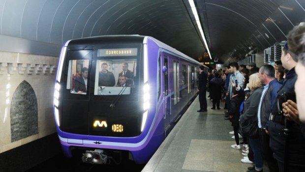 Metrodan istifadə edənlərin NƏZƏRİNƏ! Qatarlar &ldquo;Əhmədli&rdquo;yə qədər hərəkət edəcək