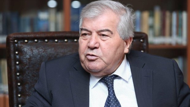 &ldquo;İnsanları küçədə qoymaq olmaz&rdquo; - Xalq şairi &ldquo;20 Yanvar&rdquo;dakı mağazaların aqibətindən DANIŞDI