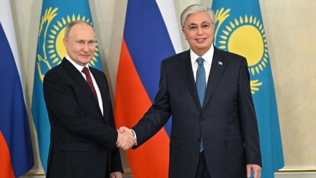 Tokayev və Putin yeni dünya nizamında strateji əməkdaşlığı dərinləşdirmək barədə razılığa gəldi - VİDEO
