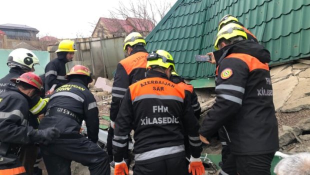 Novxanıda partlayışda dağıntılar altından iki nəfər sağ çıxarıldı - FOTO
