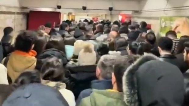 Metronun &ldquo;Əhmədli&rdquo; stansiyasında sərnişin SIXLIĞI &ndash; VİDEO
