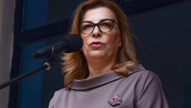 Rektorun qızını aldadıb qızıllarını ALDILAR