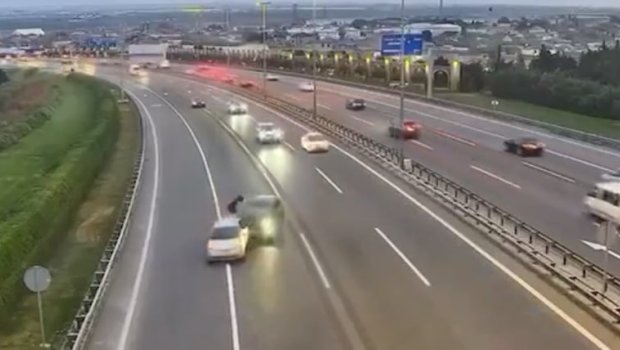 &ldquo;Prius&rdquo; aeroport yolunda qəzaya SƏBƏB OLDU &ndash; ANBAAN VİDEO