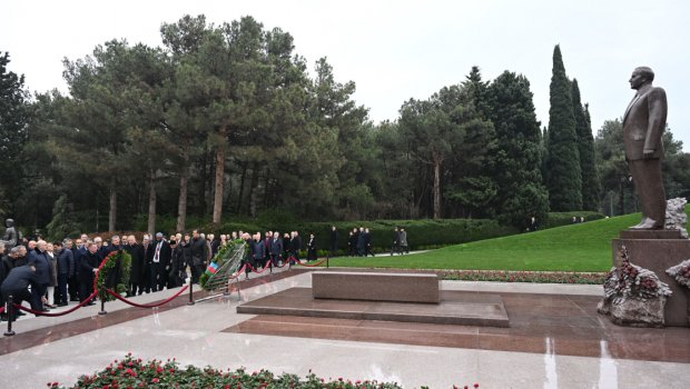 Beynəlxalq Parlament Konfransının iştirakçıları Fəxri xiyabanı ziyarət ediblər - FOTO