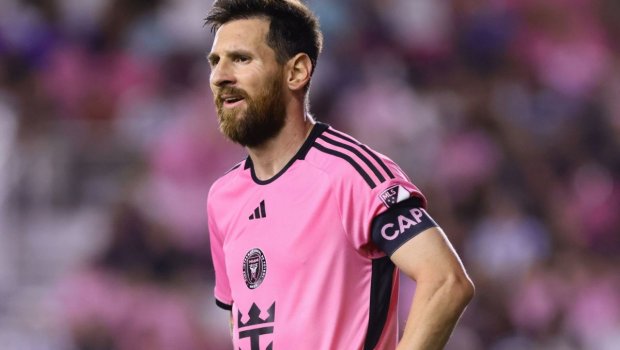 Messi Bakıya gəldi - VİDEO
