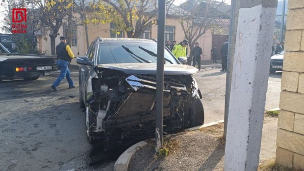 Gəncənin tez-tez qəza olan bu küçəsində növbəti HADİSƏ &ndash; FOTO/VİDEO