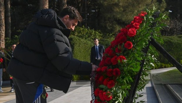 Lionel Messi və dostları Bakıda Heydər Əliyevin xatirəsini anıblar - FOTO-VİDEO