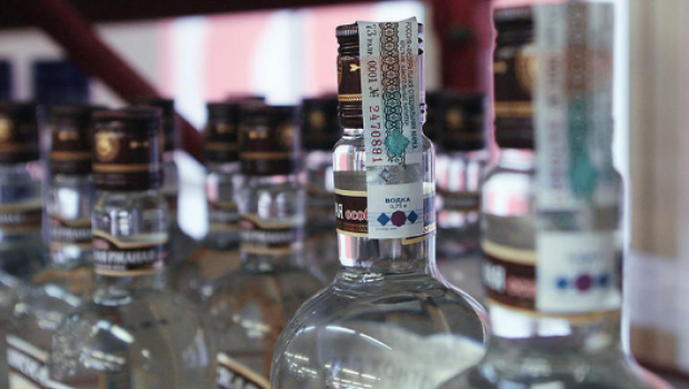 İranın Suriyadakı səfirliyində çoxlu alkoqollu içkilər TAPILDI - VİDEO