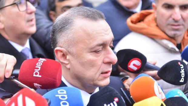 Nazirdən saxta plastik cərrahlarla bağlı XƏBƏRDARLIQ &ndash; &ldquo;Cinayət əməlidir&rdquo;