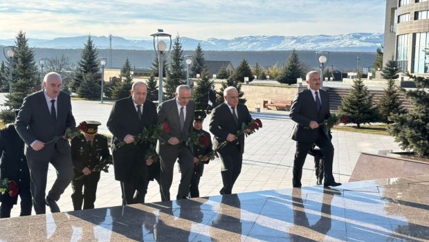 Qusarda Heydər Əliyevin abidəsinə kütləvi ZİYARƏT başlandı &ndash; FOTO