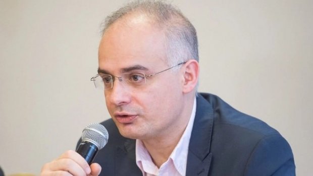 Levon Zurabyan Paşinyanı bacarıqsız bloger adlandırdı