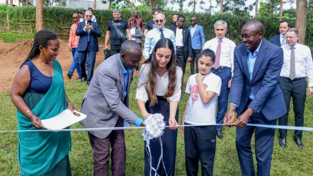 Heydər Əliyev Fondunun dəstəyi ilə Ruanda məktəbi içməli su ilə təchiz OLUNDU &ndash; FOTO