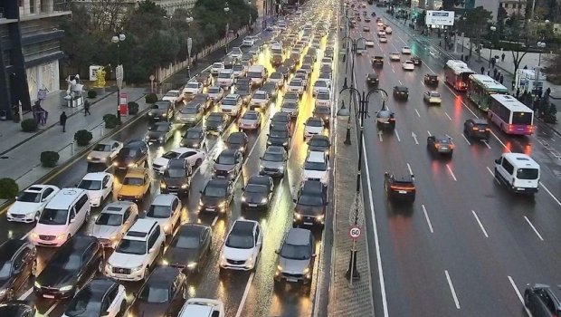 Bakıda tıxac olan yollar &ndash; SİYAHI