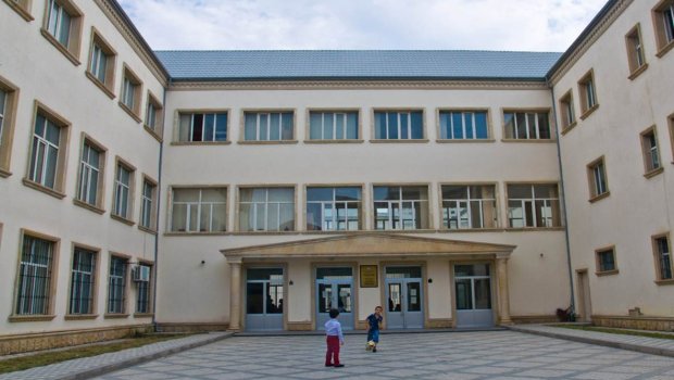 Bakıda müəllim 3-cü sinif şagirdinin ağzını skoçladı &ndash; İDDİA