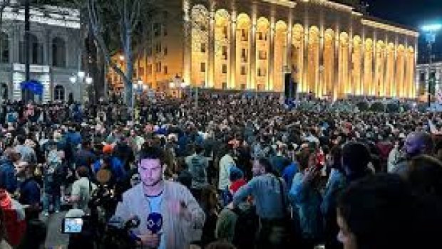 Gürcüstanda etiraz yürüşləri DAVAM EDİR: Zurabişvili nümayişlərə qatılacaq - VİDEO